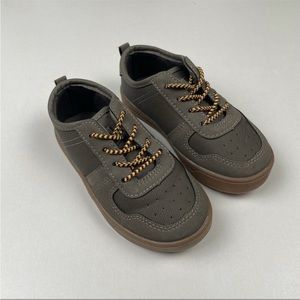 OshKosh Brown Toddler Tenis Shoes Size 8